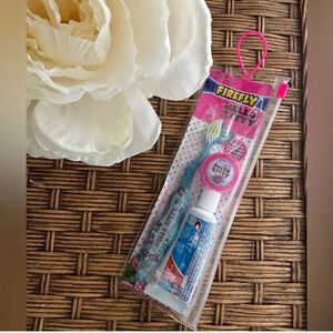 Hello Kitty Kids Soft Toothbrush Oral NWT
Care Travel Kit